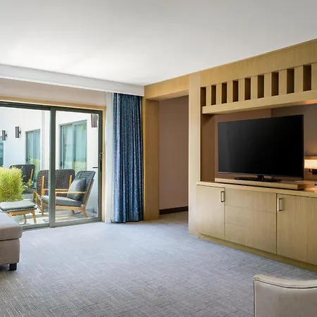 Delta Hotels By Marriott Ontario Airport Exterior photo