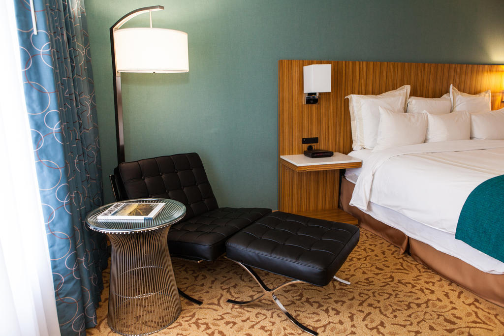 Hotel Delta By Marriott Airport