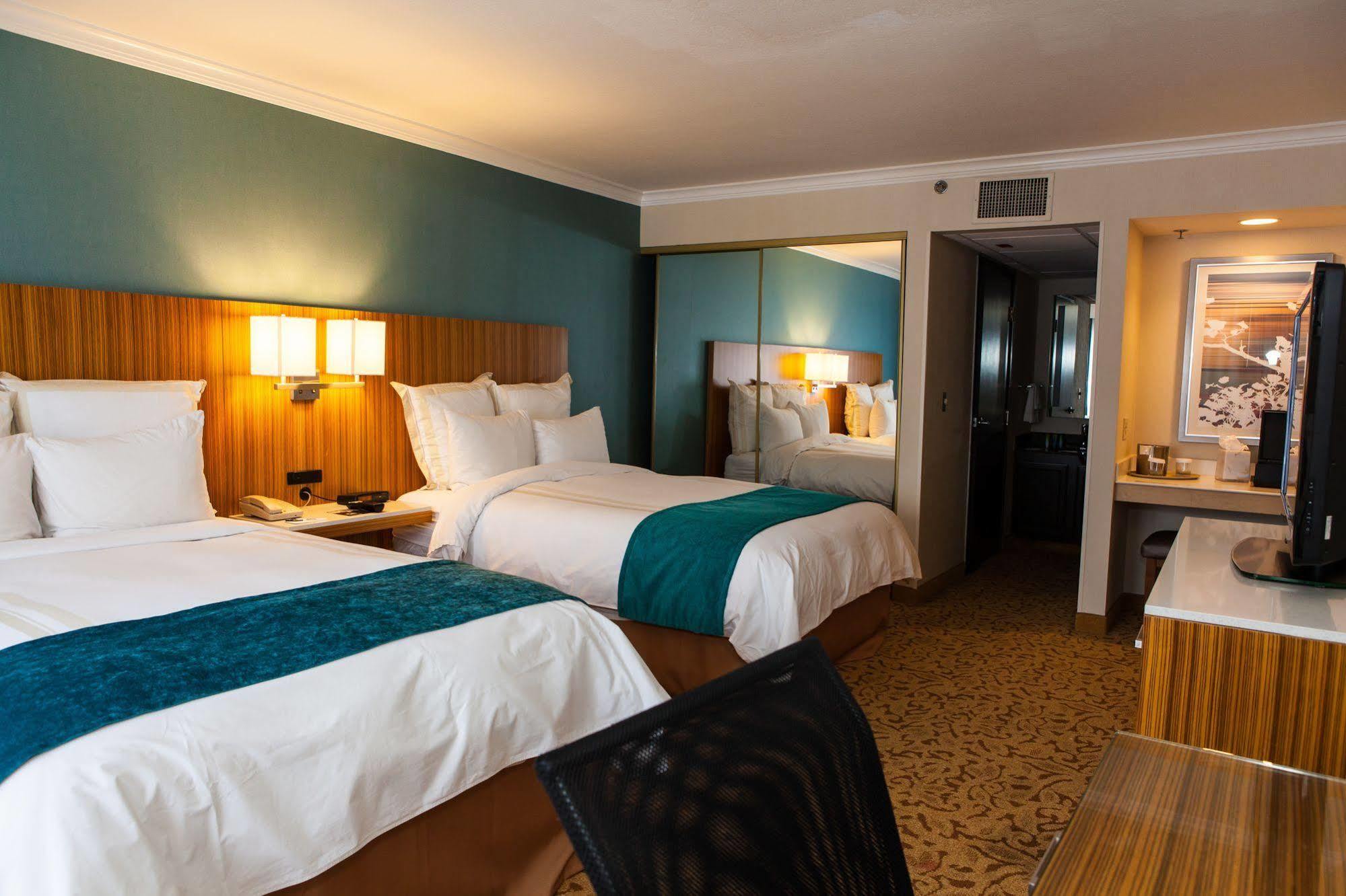 Delta By Marriott Airport 3* Ontario