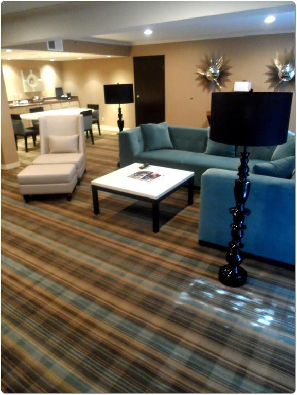 Hotel Delta By Marriott Airport