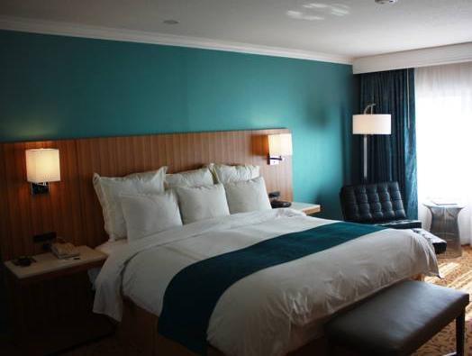 Hotel Delta By Marriott Airport